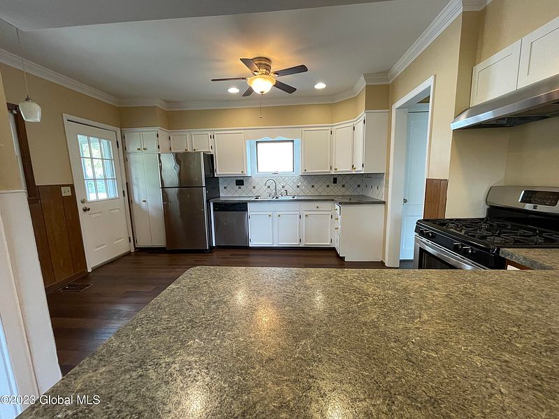 4th image of 262 Ridge Street