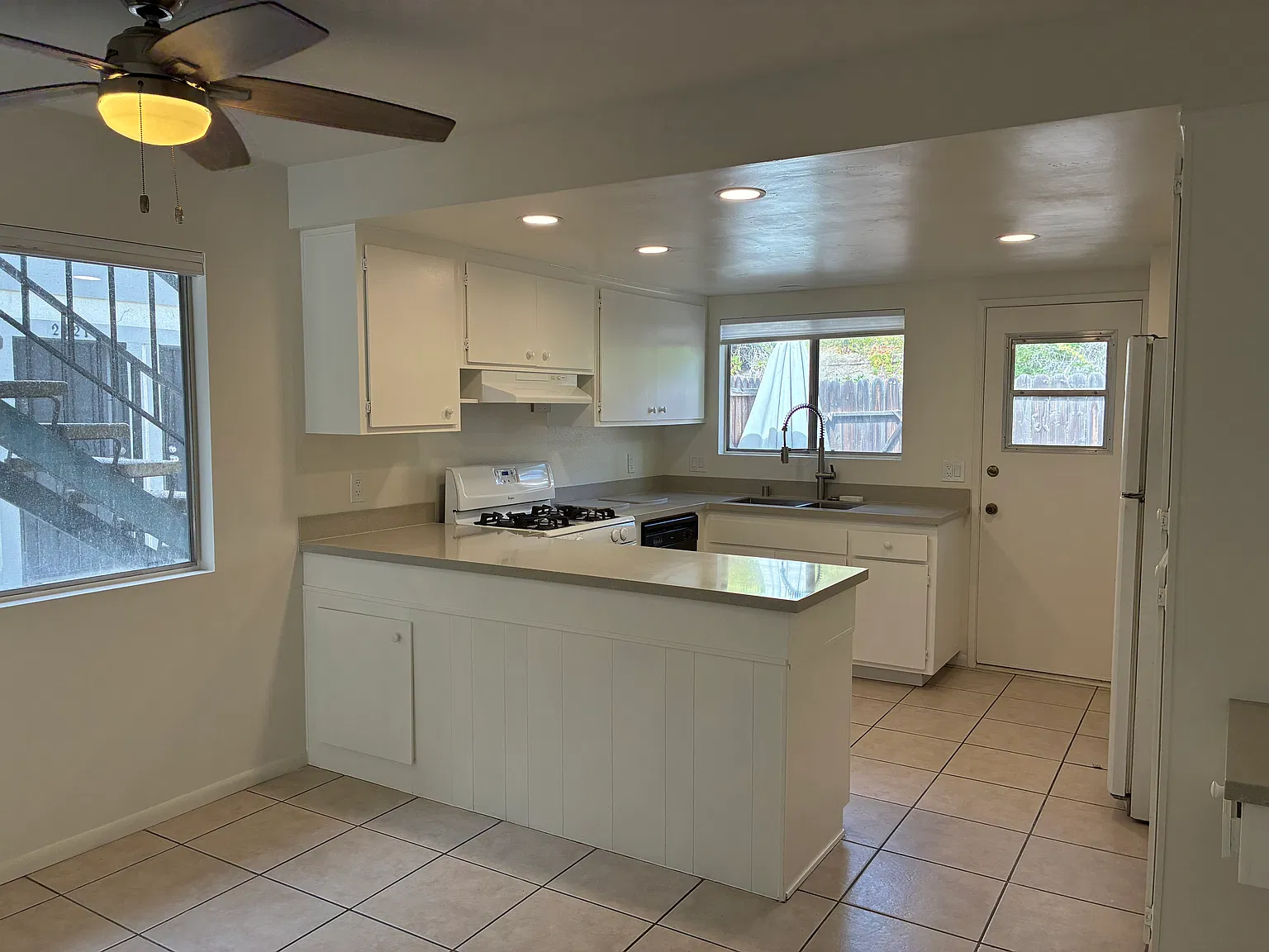 3 bed, 2.5 bath, 1520 sqft, $3,850 — Photo 3