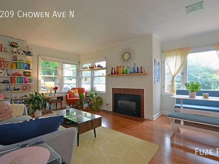 3209 Chowen Ave N — Photo 4