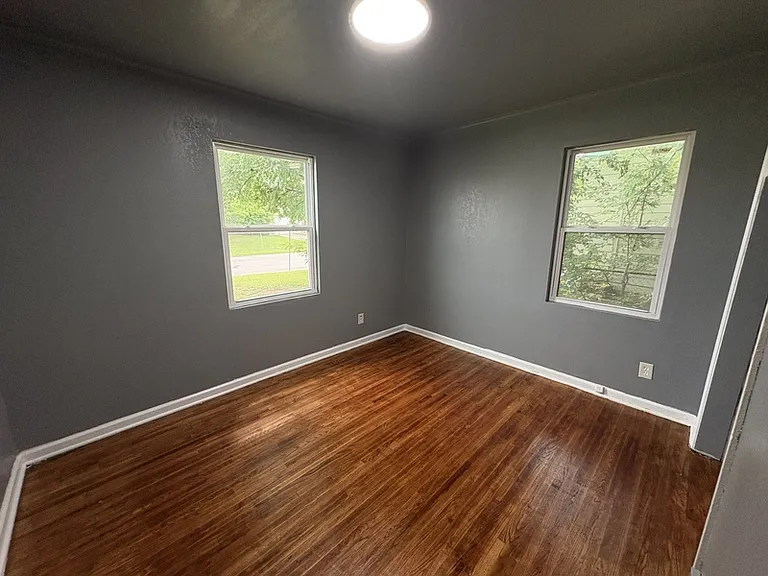 3514 N Hartford Ave — Photo 5