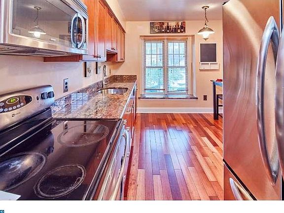 4th image of 708 Chimney Hill Ln
