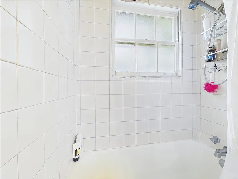 608 Highlands St — Photo 13