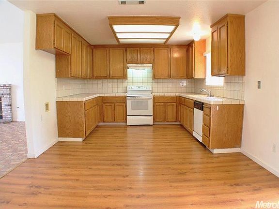 5th image of 286 Timberwood Dr