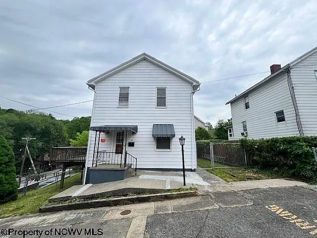 519 Clark St photo 1
