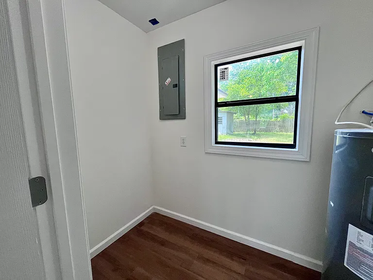 147 Beech St — Photo 14