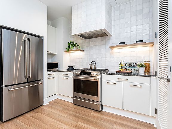 4th image of 130 Fulton St APT 3A