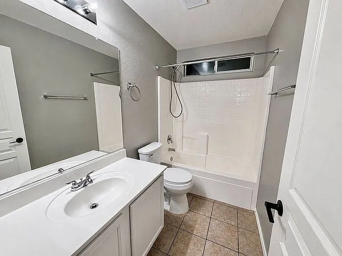 1739 N Seton — Photo 9