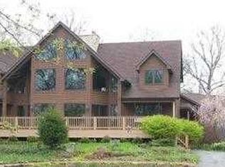 412 E Silver Spring Dr, Whitefish Bay, WI 53217