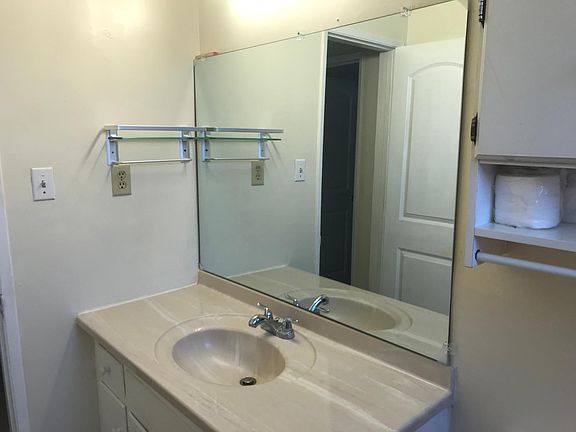 4th image of 4948 W 119th St #B