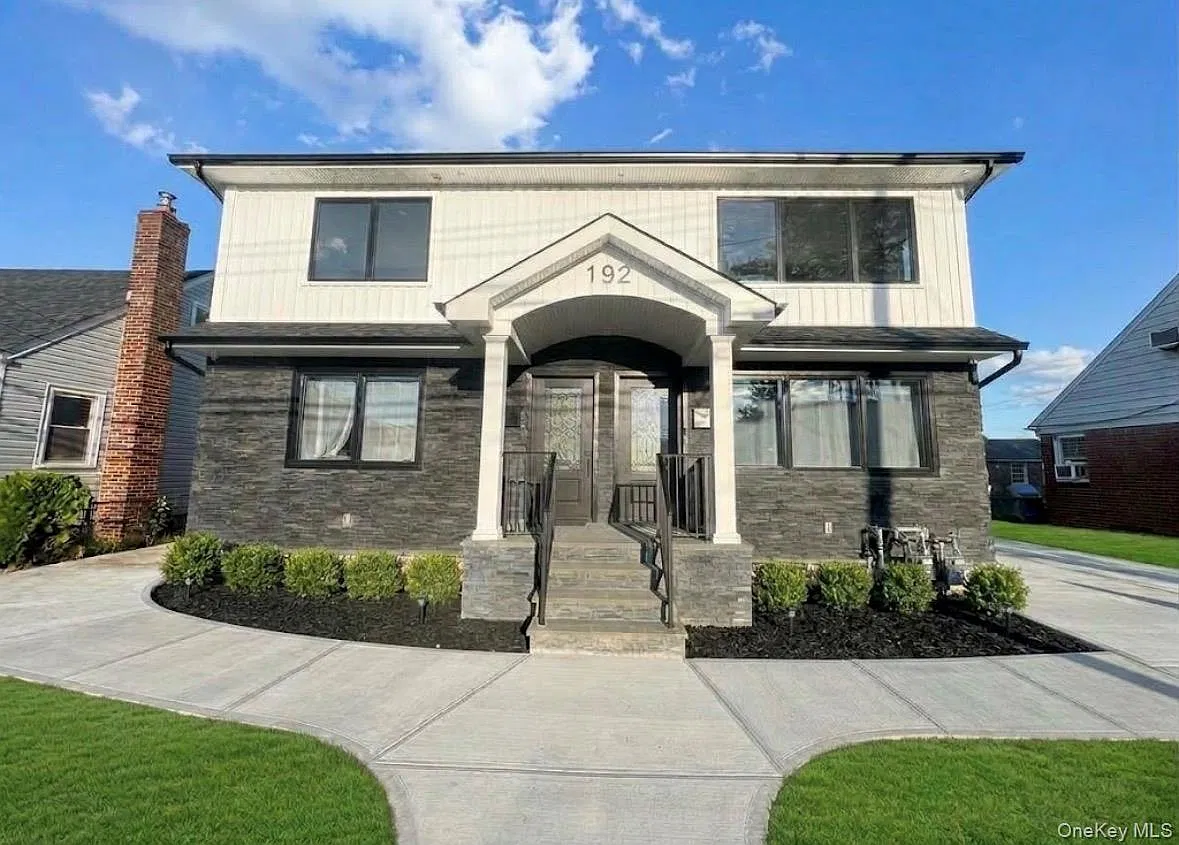 3 bed, 2.0 bath, 1400 sqft, $4,900 — Photo 1