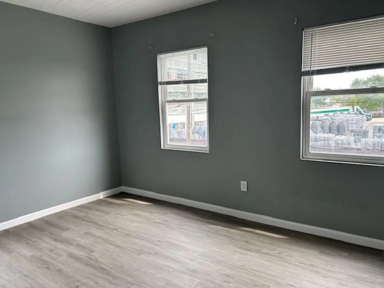 425 Huffman Ave — Photo 16