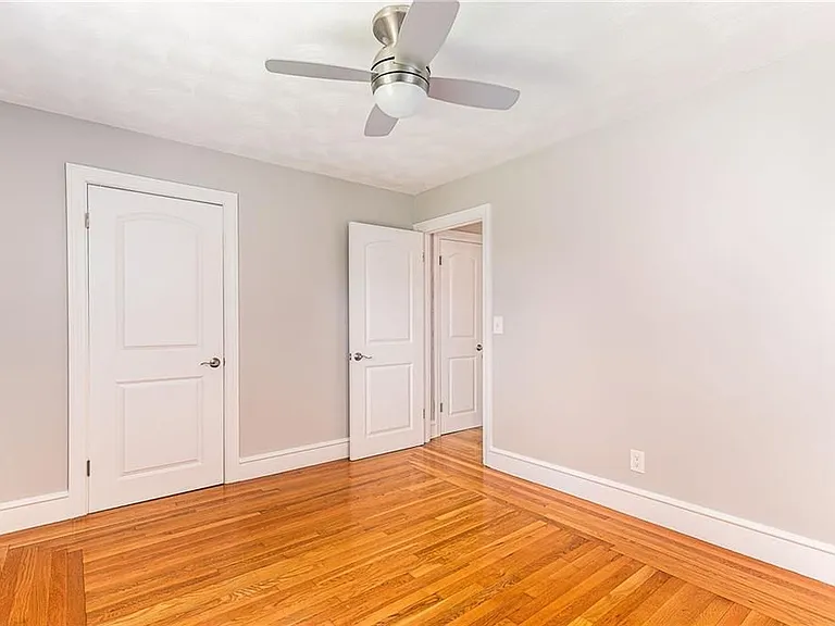 76 Crossland Rd — Photo 21