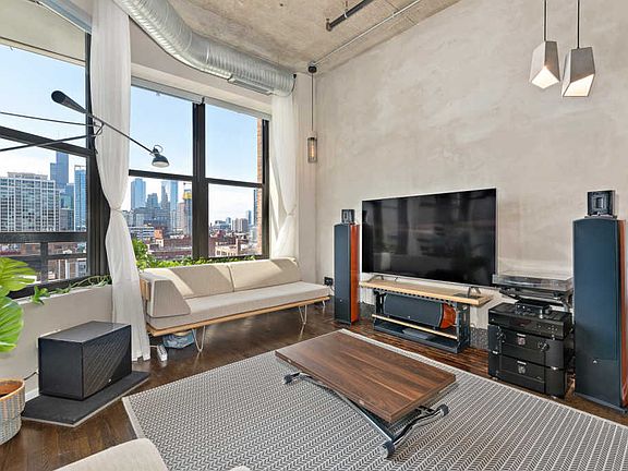 5th image of 849 N Franklin St Unit 1219