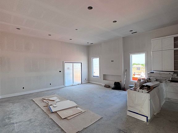 5th image of 32 Mountain Brook Rd