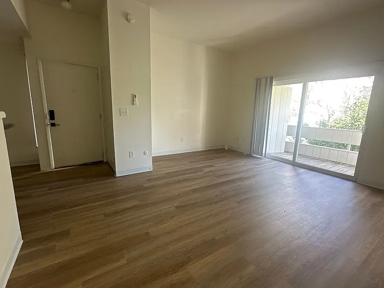 University Park Apartments near Cornell University — Photo 268