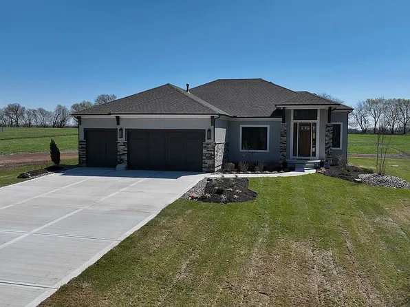 13609 Woodland Ranch Dr, Lone Jack, MO 64070