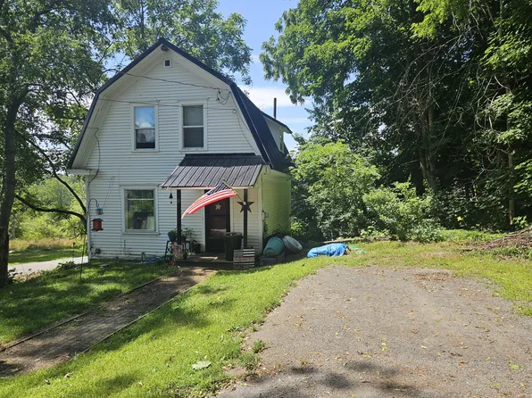15 Water Street, Milo, ME 04463