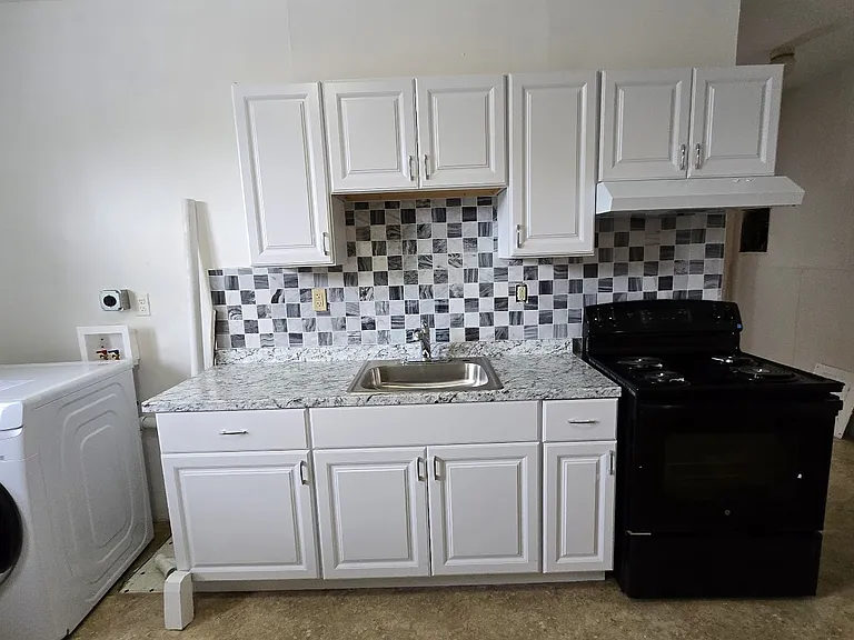 65 Windermere Ave #4 — Photo 3