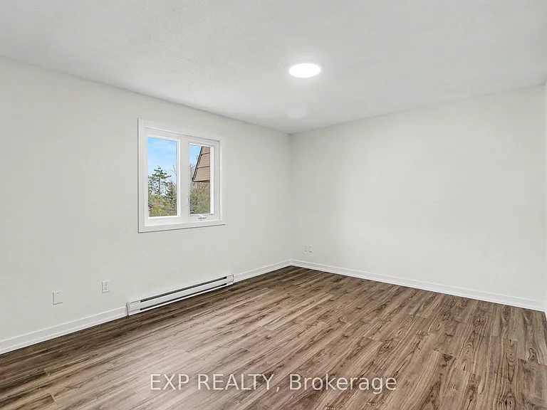 875 Laurier St #12 — Photo 14