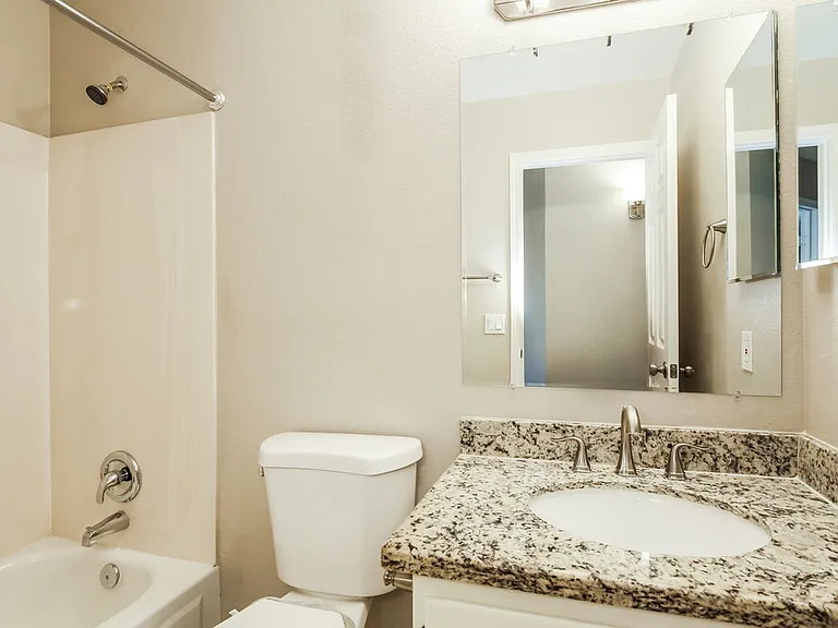 7522 W Kerry Ln — Photo 14