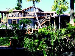 95 Lighthouse Dr, Jupiter Inlet Colony, FL 33469