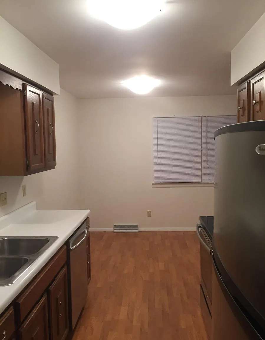 704 Evergreen Dr — Photo 4