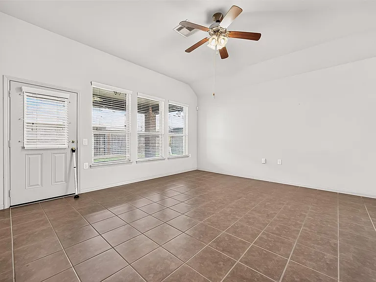 24302 Bella Florence Dr — Photo 16
