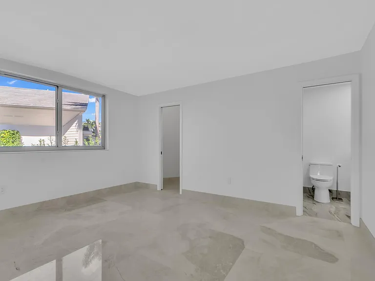 2089 NE 121st Rd — Photo 8