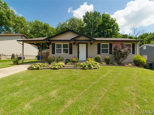 1334 Saint Gregory Ln, Saint Charles, MO 63304