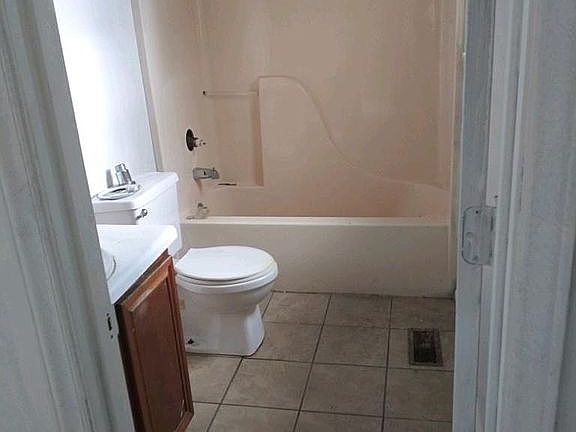 2nd image of 310 Gant St
