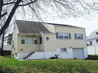 8 Farmingdale Rd, Fords, NJ 08863