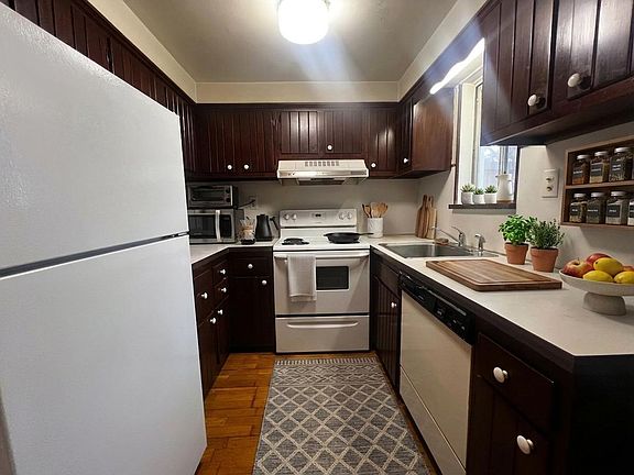 3rd image of 406-408 W Lafayette St #16