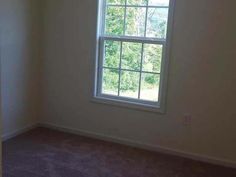 112 Oak Meadow Ln — Photo 40