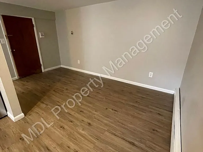 4545 Woodbridge — Photo 6