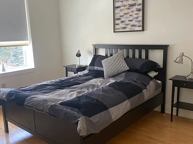 1425 Bayview Ave — Photo 34