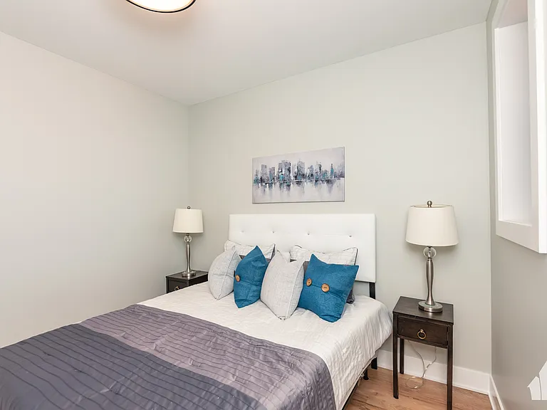 2457 W Logan Blvd — Photo 9