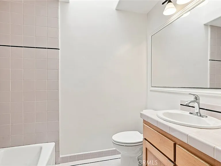 1408 Harkness St — Photo 25