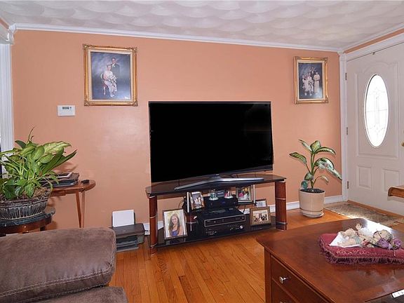 4th image of 86 Brookhaven Dr