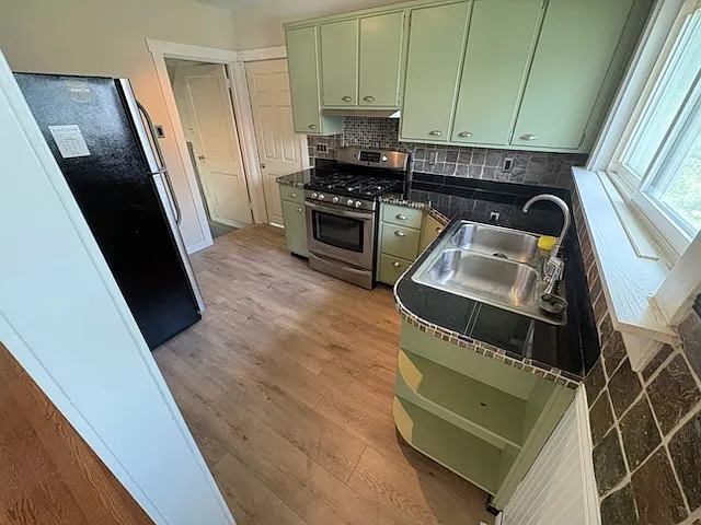 307 Colonial Ave — Photo 7