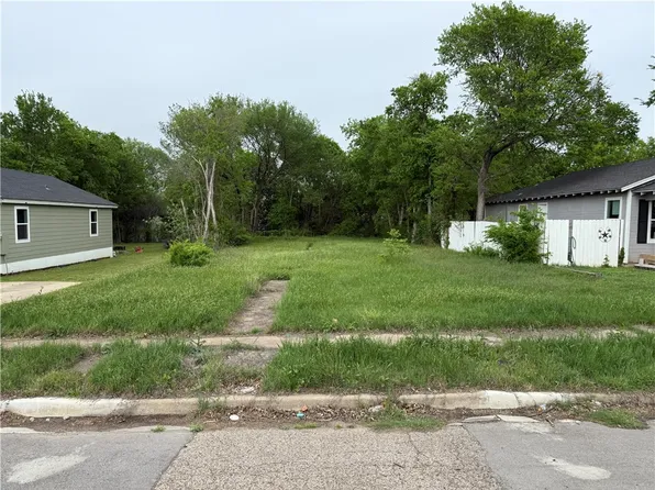 3109 N 27th St, Waco, TX 76708