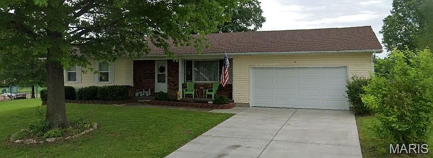 1st image of 8 McCoy Dr