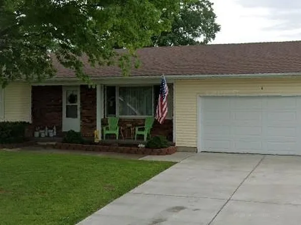 8 McCoy Dr, Troy, MO 63379