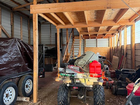 5th image of 48225 Great River Rd