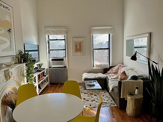 1st image of 146 Wythe Ave APT 4R