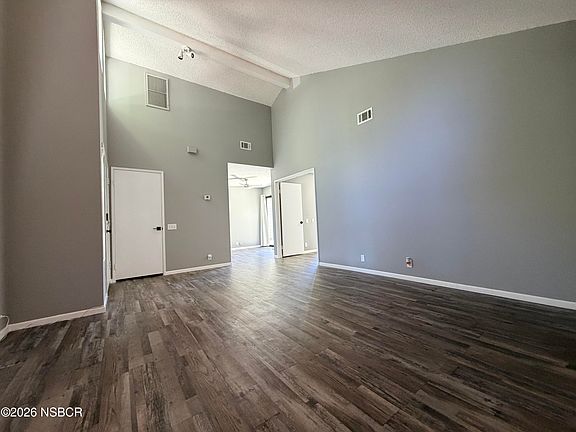 5th image of 1000 W Chestnut Ave