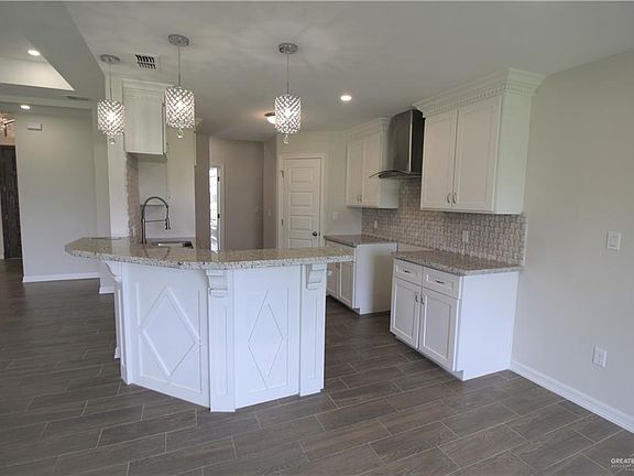 4th image of 5323 San Diego Dr