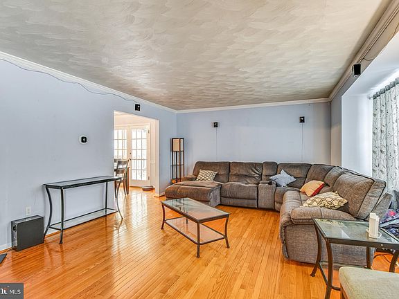 2nd image of 13437 Carriage Hill Dr