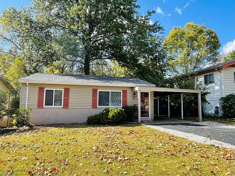 305 Lindy Blvd — Photo 1