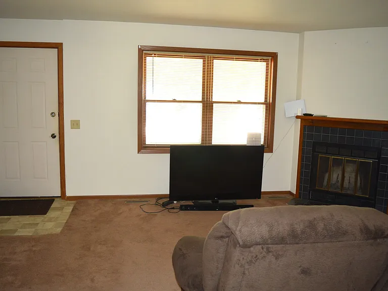419 Dallas St — Photo 7