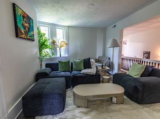 2325 5th Ave APT 2, Pittsburgh, PA 15213